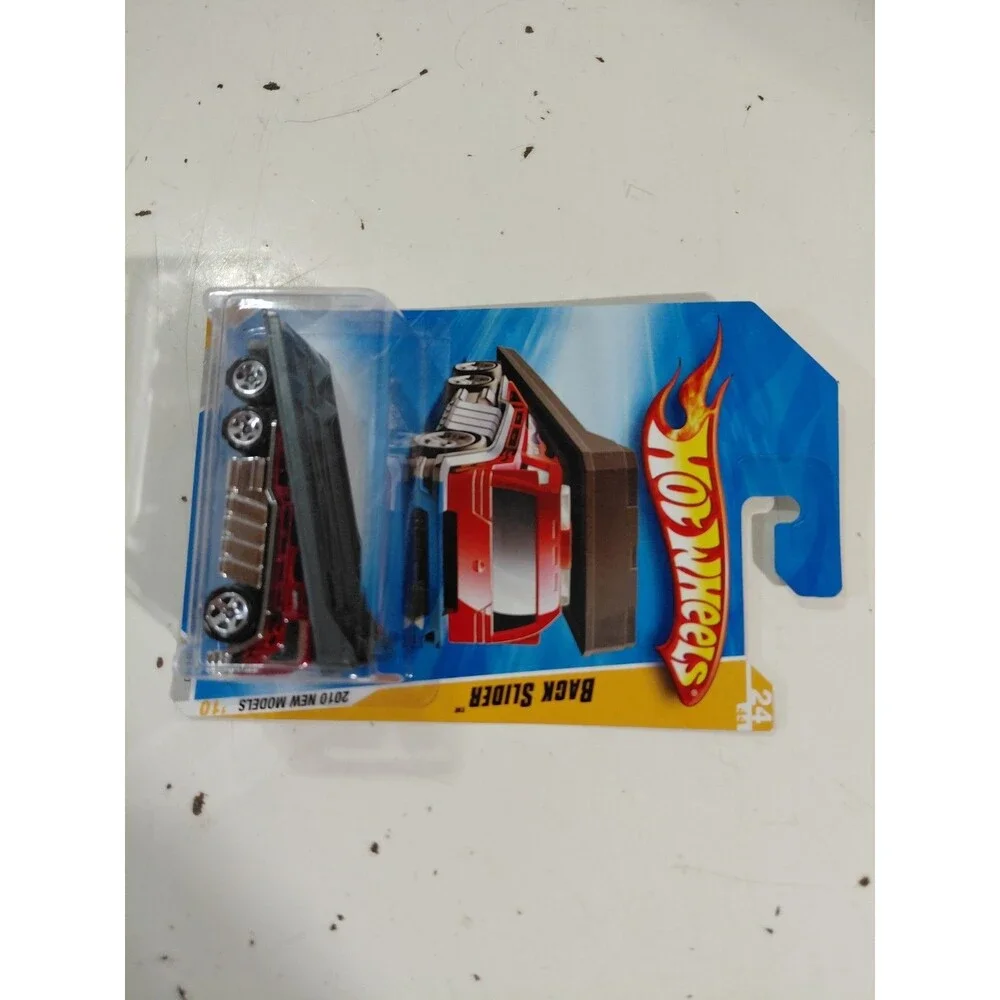 NIP Hot Wheels 2010 New Model 1:64 Die Cast Back Slider Rollback Truck